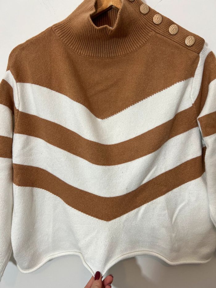 Pull rayé marron et blanc - photo numéro 5