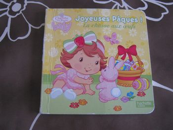 Livre Charlotte aux Fraises " Joyeuses pâques - La chasse aux oeufs".