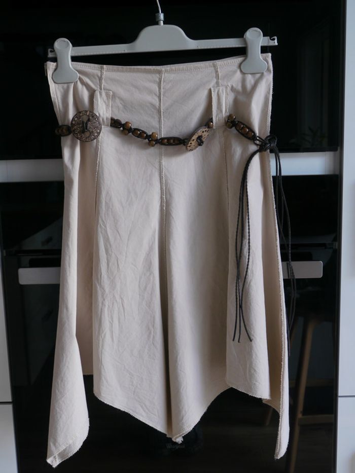Jupe beige asymétrique Cache cache avec bel accessoire - photo numéro 3