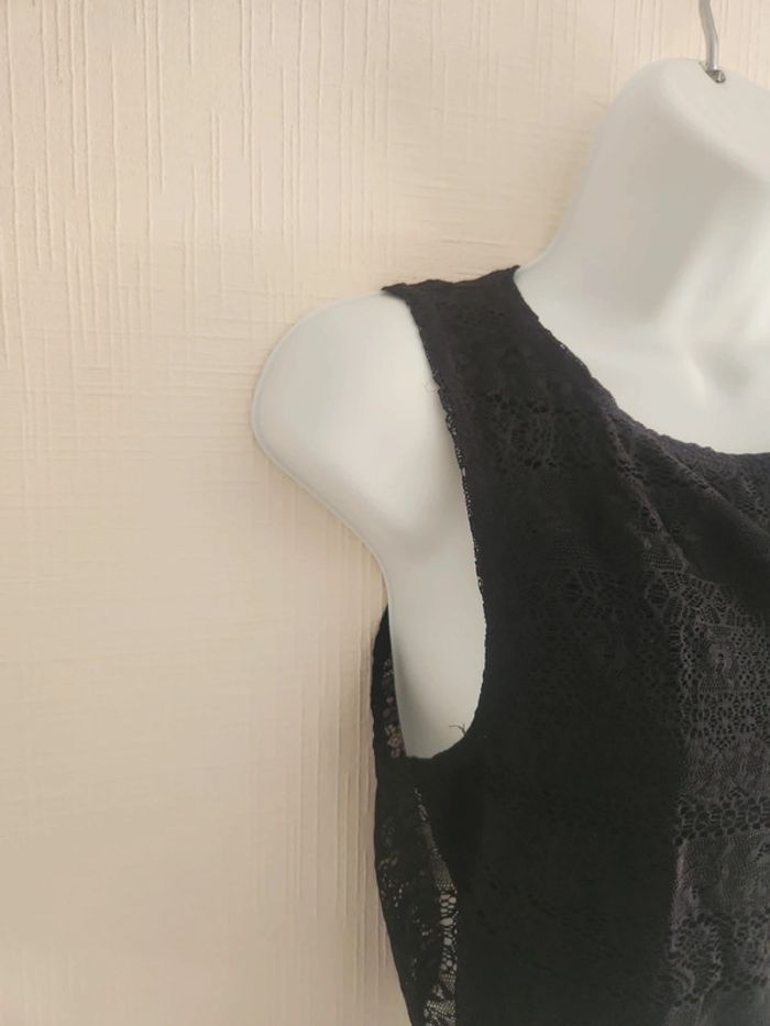 Crop top / t-shirt court noir avec dentelle XS / S - photo numéro 4