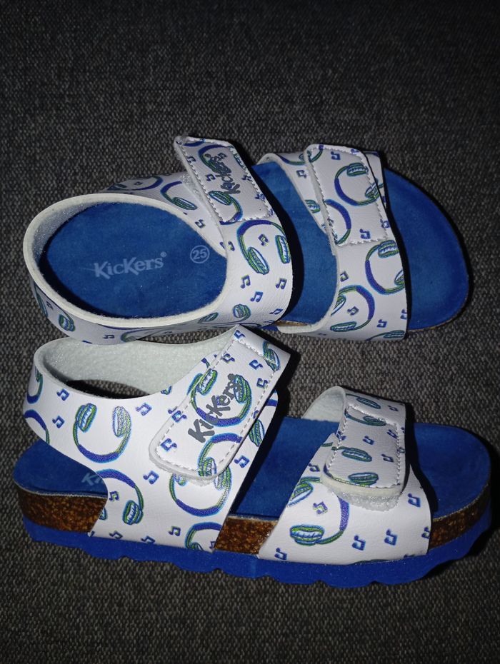 Kickers neuves pour garçon en taille 25 - photo numéro 3