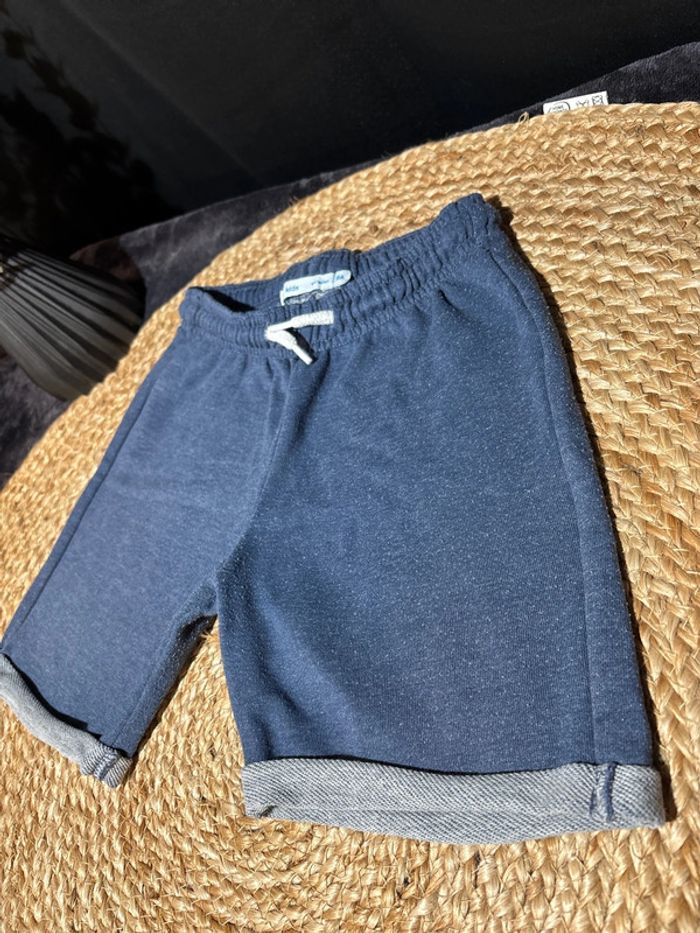 Short garçon taille 8 ans - photo numéro 2