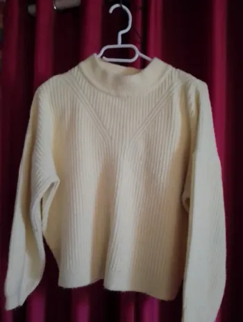 Pull jaune