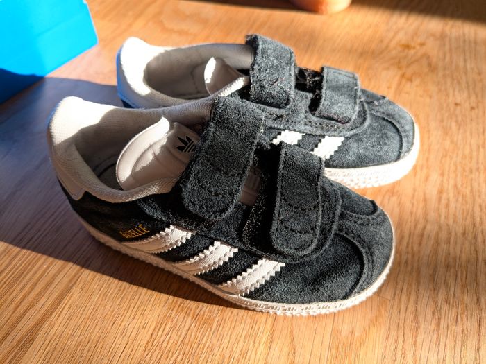 Baskets Gazelle Adidas Noires 21