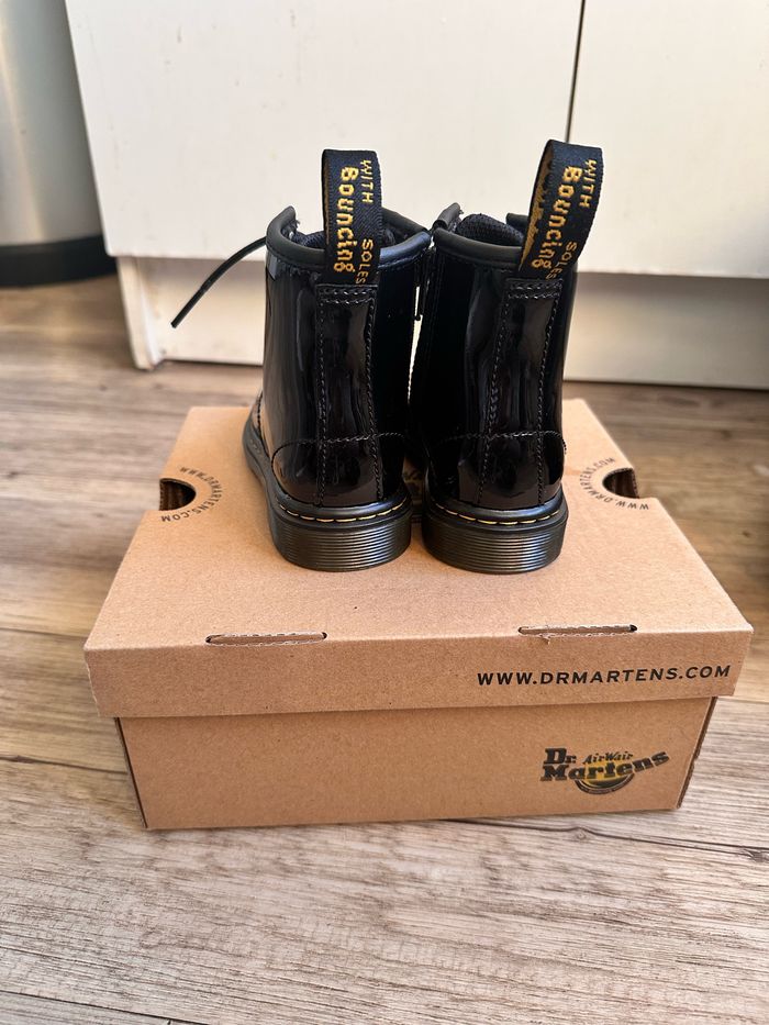 Bottines vernies noir dr Martens taille 24 - photo numéro 4