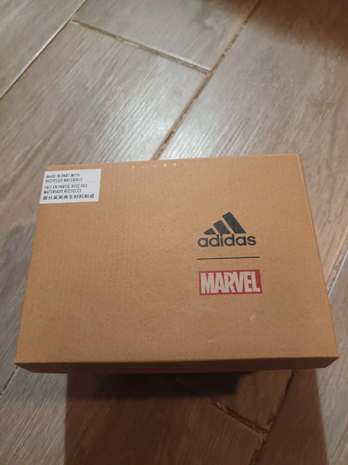 Baskets Adidas Marvel SpiderMan neuve - photo numéro 7