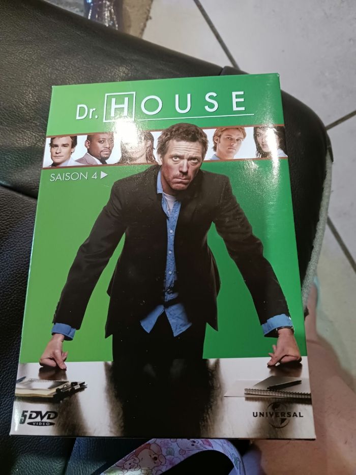 Lot de dvd Dr House - photo numéro 6