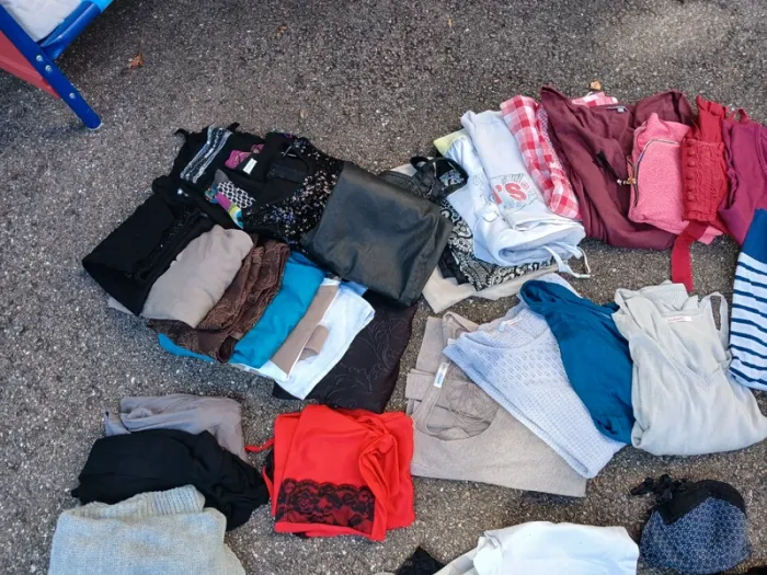 Gros lot de vêtements taille 34 36 - photo numéro 3