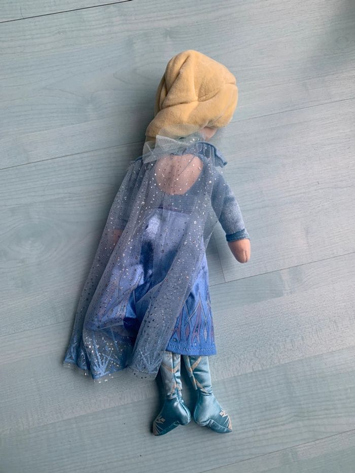 Poupée Elsa reine des neige qui rit - photo numéro 2