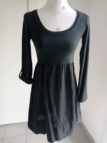 Robe noire avec manches trois quart ou longues T.S Loline