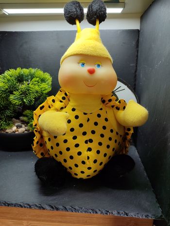 peluche toto deguisé abeille ajena doudou toto luciole abeille Jaune Noir Bonnet