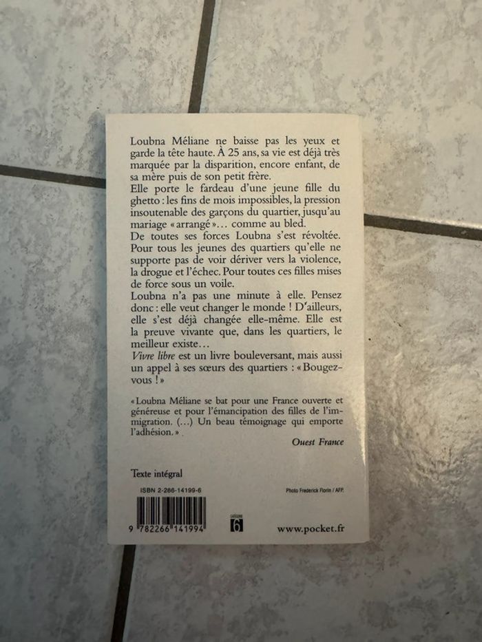 Livre « Vivre libre » - photo numéro 2