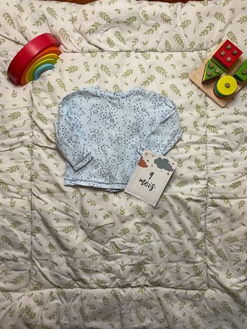 teeshirt manches longues bleu clair à motifs les bébés sont comme ça 9 mois