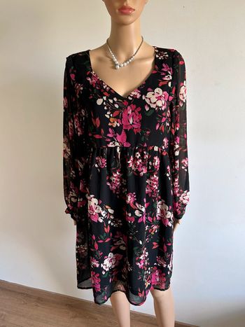 Robe noire et fleurie Grace & Mila taille M jamais portée