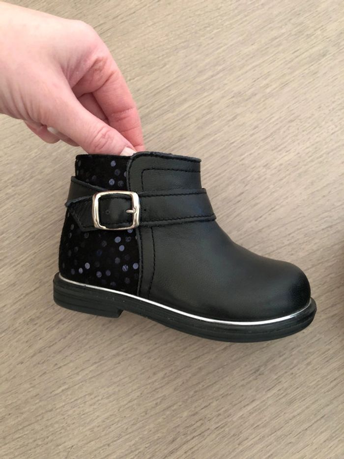 2 paires de bottines fille 20 - photo numéro 2