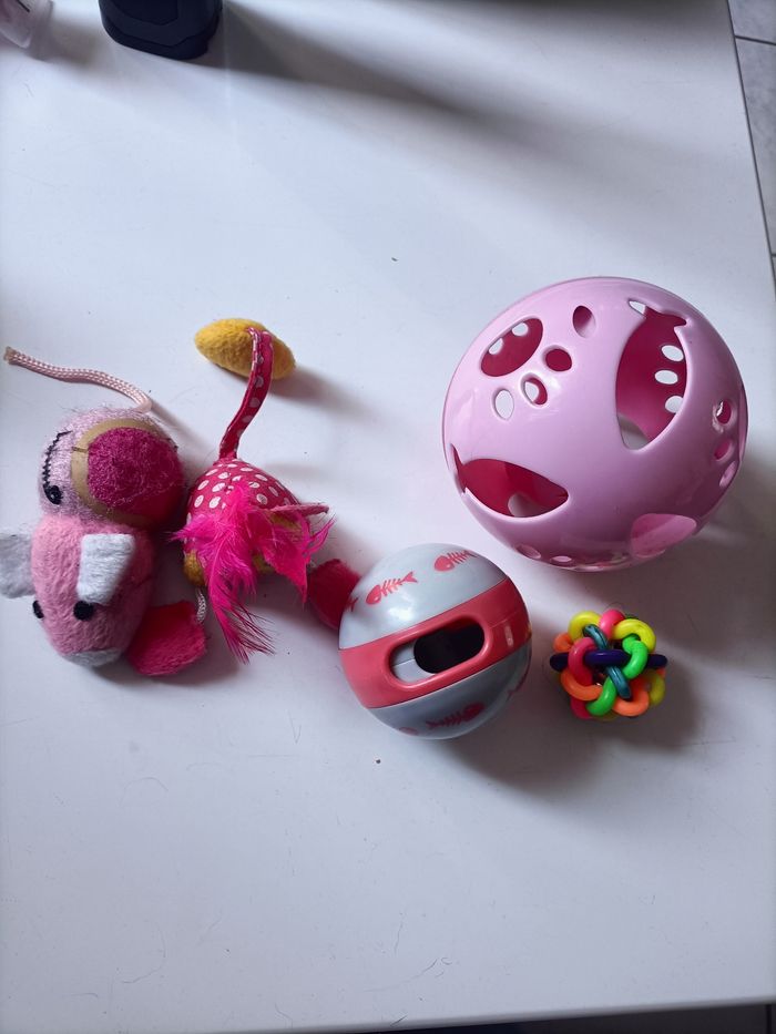 Lot  jouets chat