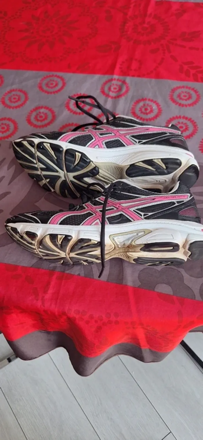 Baskets Oasics 6 - photo numéro 4