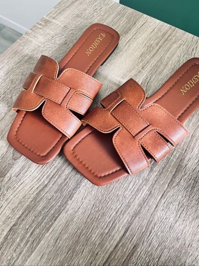 Claquettes, chaussures été - photo numéro 2