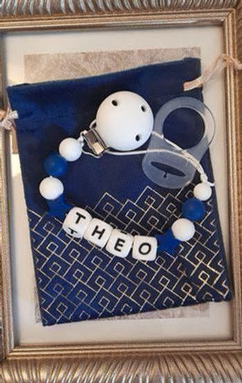 Attache tétine personnalisé avec adaptateur et pochette cadeau