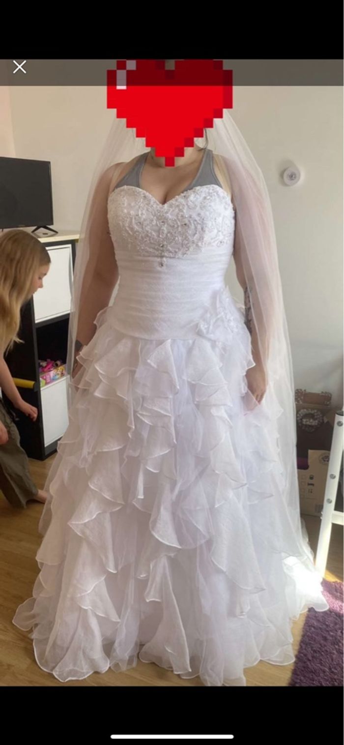 Robe de mariée bustier strass - photo numéro 2