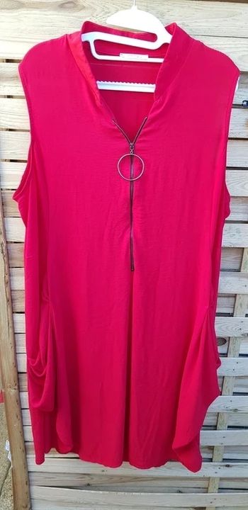 Robe ou tunique etat neuf 48