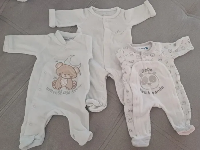 Lot 11 pyjamas