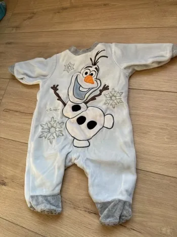 Pyjama Olaf 3 mois 60cm – peu porté – La Reine des Neiges Disney