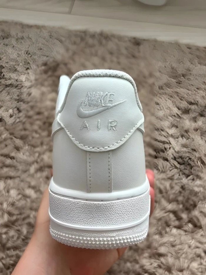 Nike Air Force 1 Low '07 taille 43 - photo numéro 3