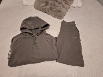 Ensemble survêtement Guess 