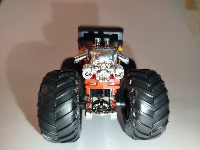 Wheels Monster Truck Bone Shaker 2023 - photo numéro 2