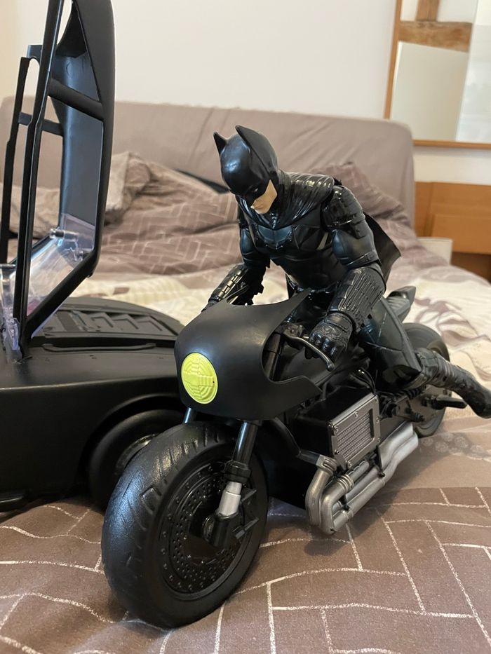 Voiture et moto Batman - photo numéro 4