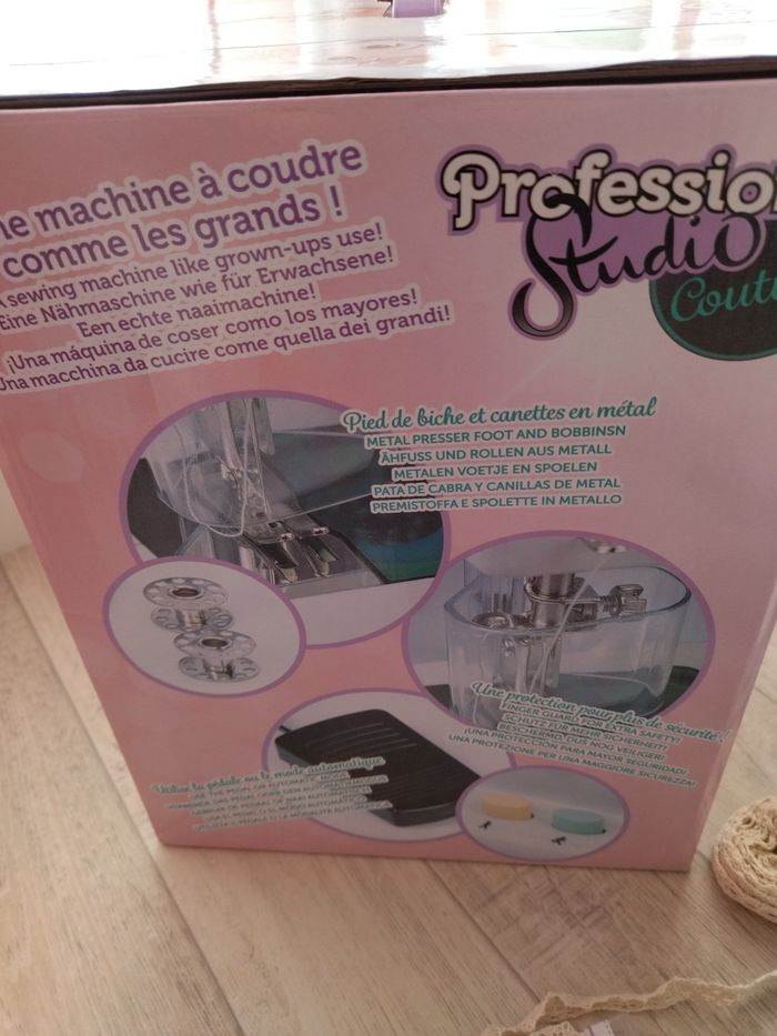 Machine à coudre professionnel studio Buki - photo numéro 3
