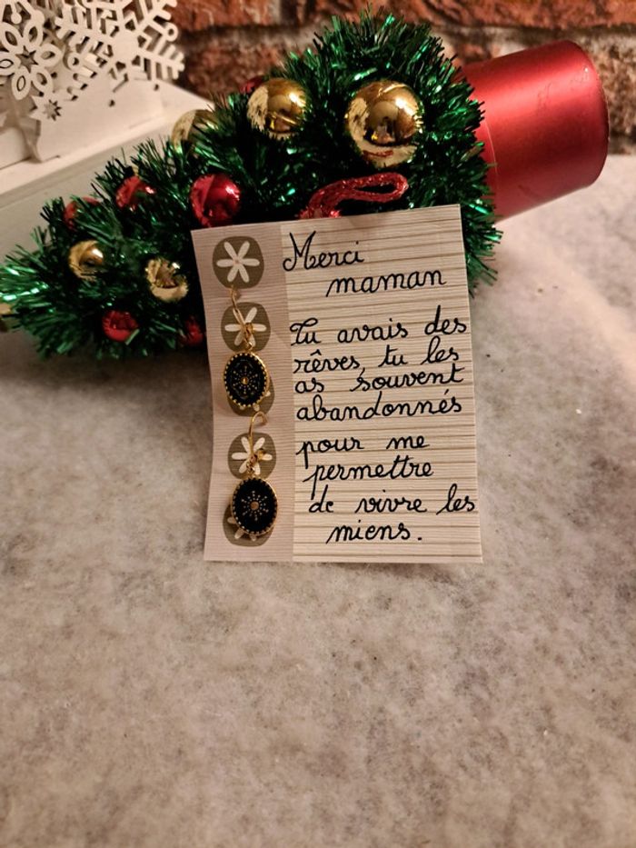 Boucles d'oreilles pendante noir et doré