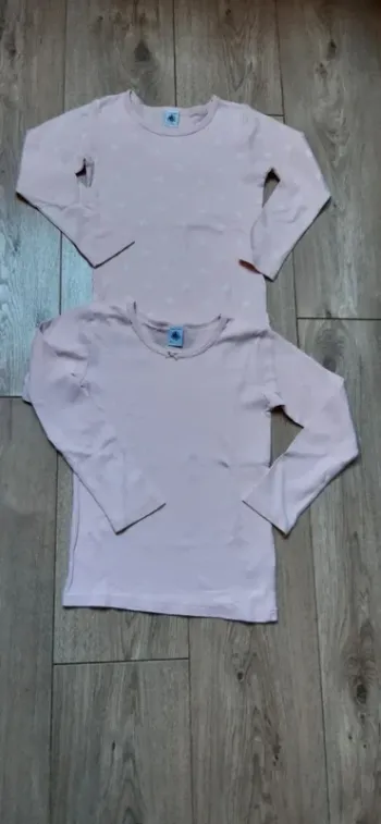 Lot de 2 hauts / tee-shirts  ML "petit bateau " 8 ans en très bon état