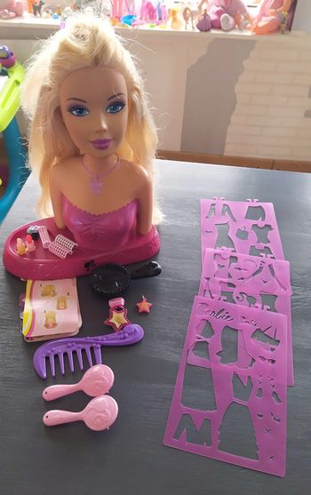 Tête à coiffer Barbie et ses accessoires
