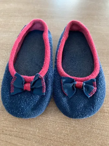 Chaussons isotoner taille 29 BE