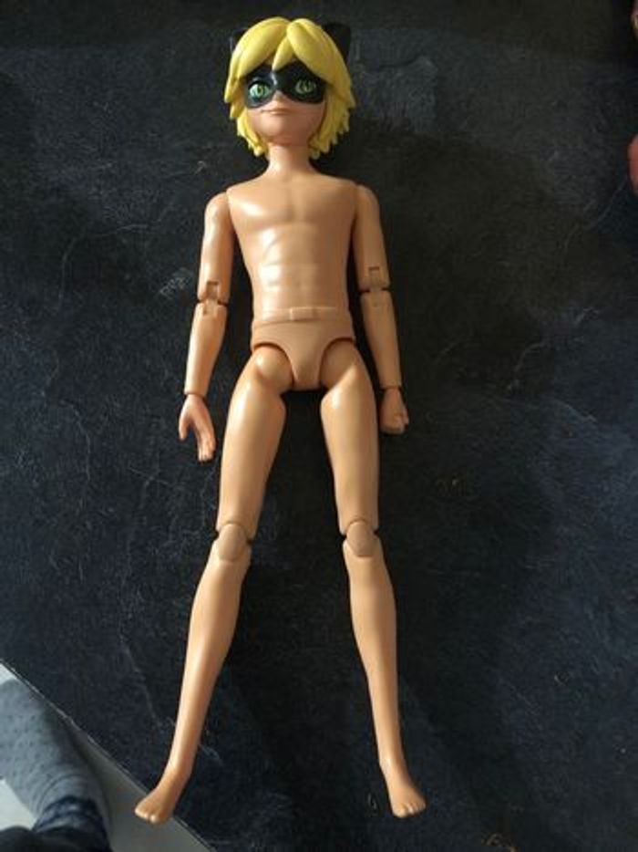 Figurine chat noir lady bug