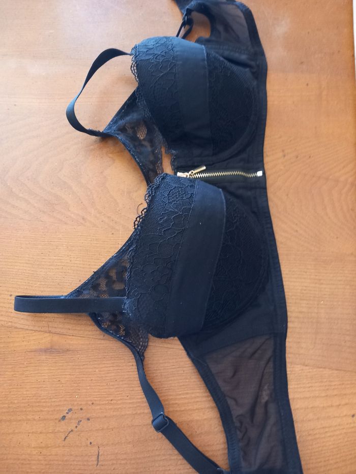 Soutien gorge - photo numéro 3