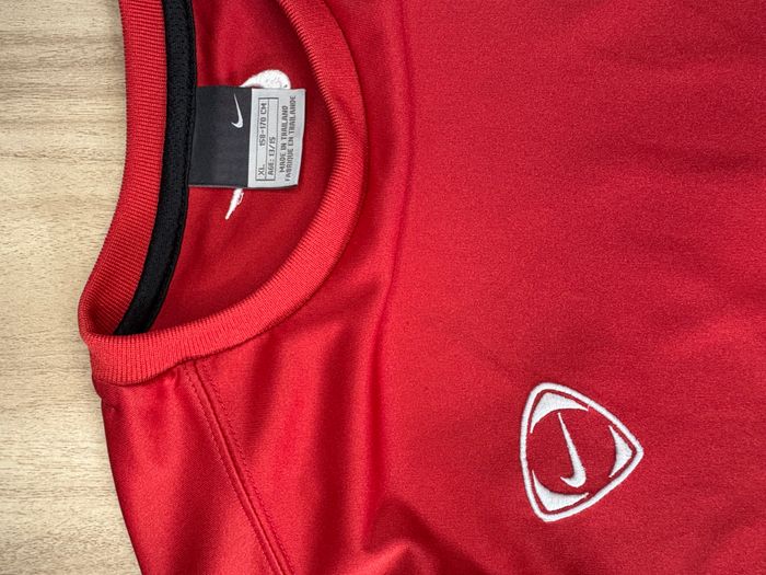 T-shirt Nike rouge/noir - Logo blanc – Taille XL enfant (13-15 ans) - photo numéro 4