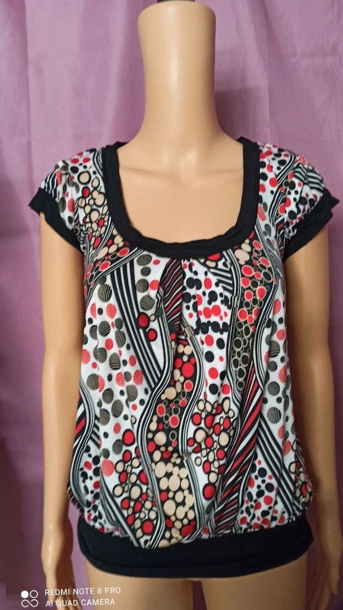 Top haut  tee shirt  rouge et noir taille 38