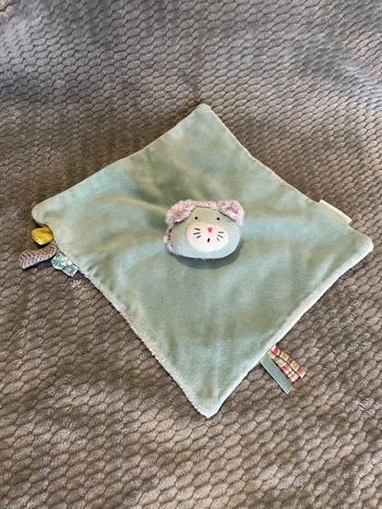 Doudou plat chat blanc vert gris Minoucha Les Pachats Moulin Roty