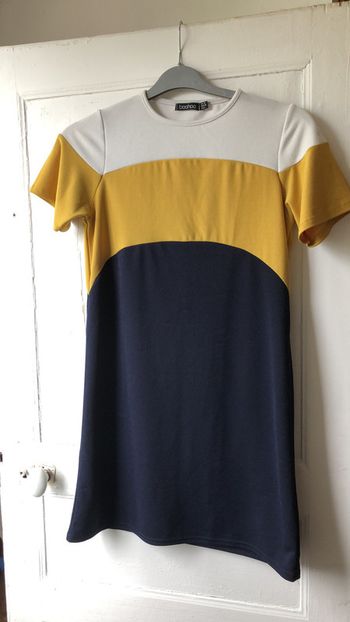 Robe Boohoo T38