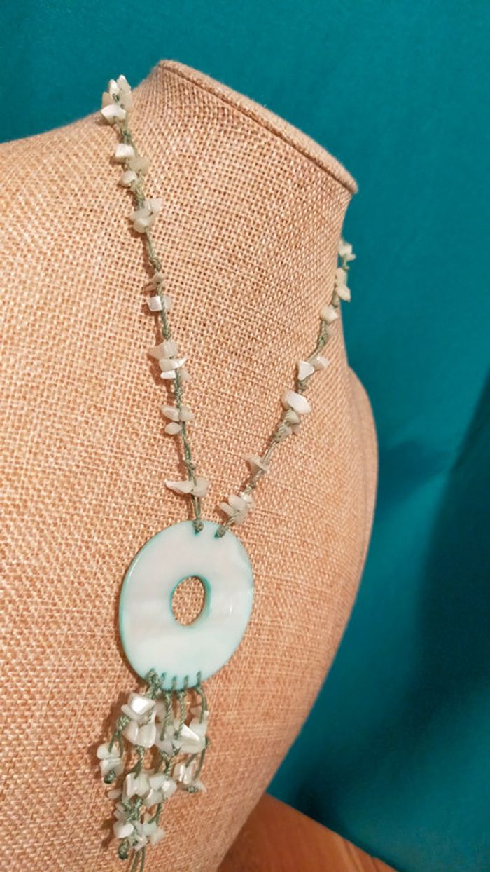 Collier pendentif en nacre et éclats naturels – Collection Terres d’Ailleurs - photo numéro 11