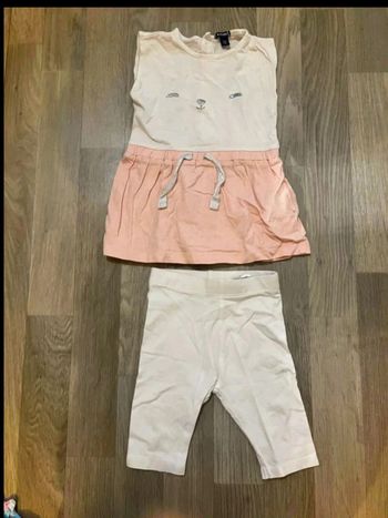 Très bel ensemble robe plus pantacourt taille 12 mois