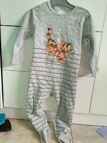 Pyjama Tigrou Taille 24 mois Disney baby