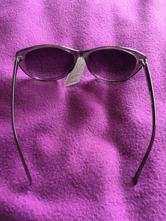 Lunettes soleil - photo numéro 2