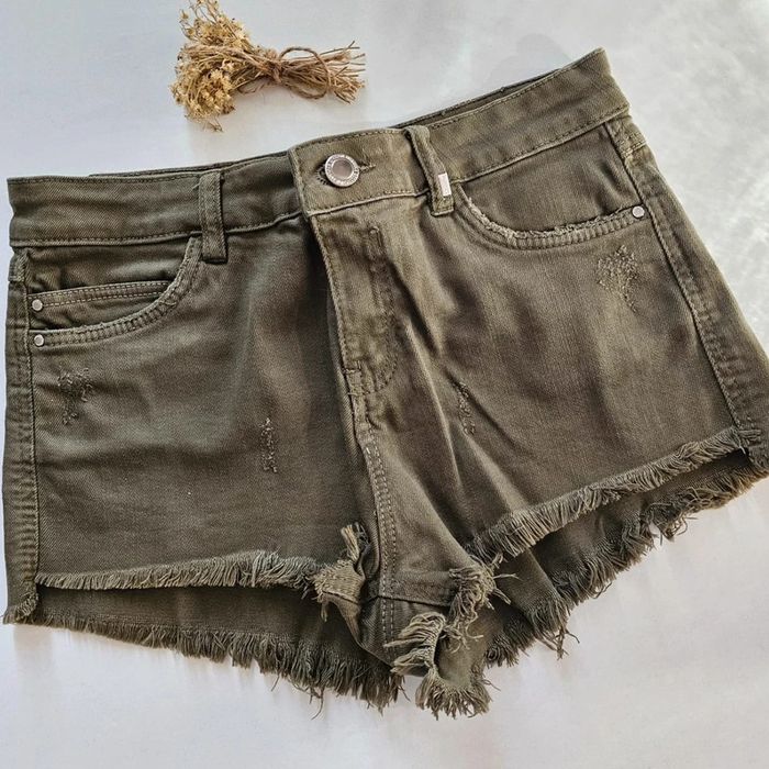 Short Bershka kaki 34