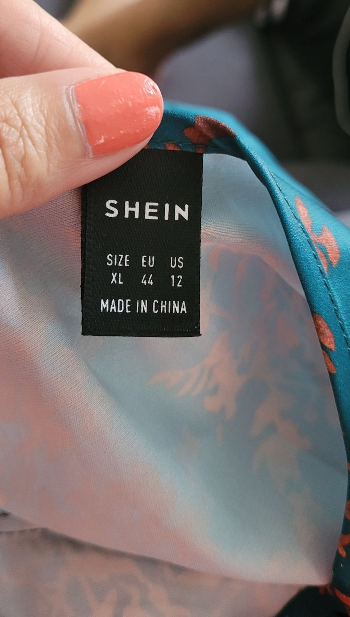 Robe taille XL jamais portée - photo numéro 3