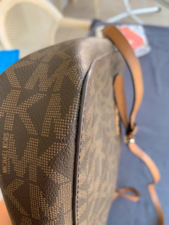 Sac Michael Kors Jet Set Travel logo - photo numéro 12