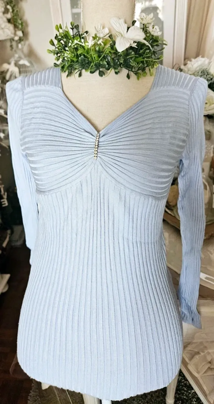 Pull fin bleu ciel avec strass Papareil Taille 38/40 Neuf - photo numéro 3
